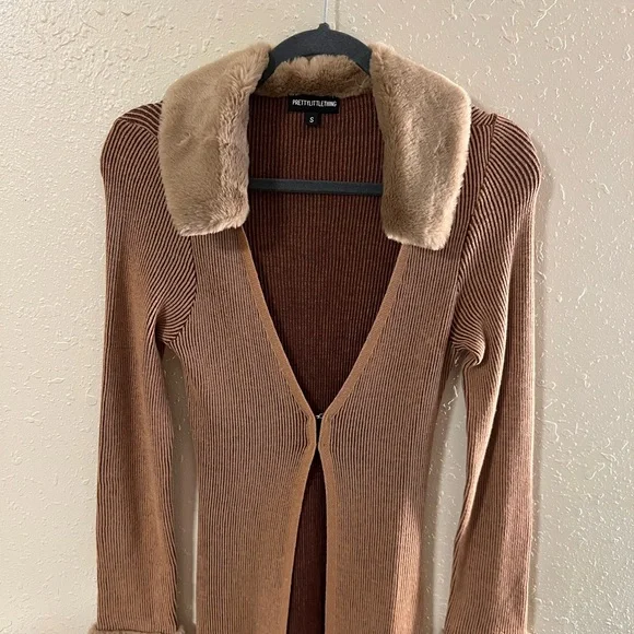 Brown Long Sleeve Knit Cardigan with Faux Fur Trim - Picture 2 of 3